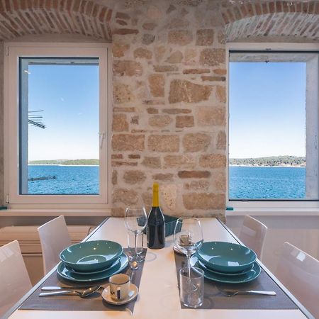 Blue Sea View Apartment Ровин Екстериор снимка