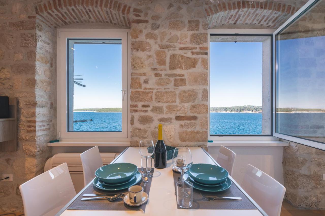 Blue Sea View Apartment Ровин Екстериор снимка