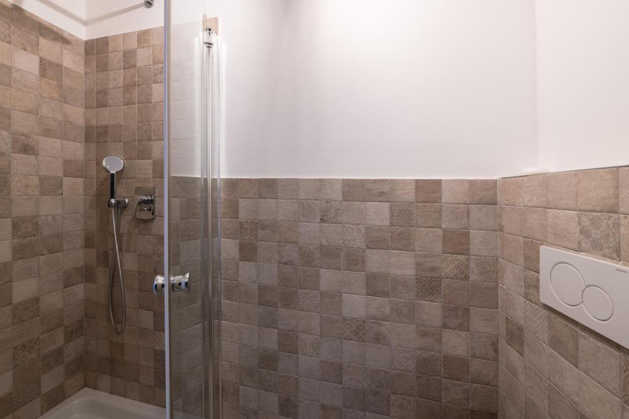 Blue Sea View Apartment Ровин Екстериор снимка