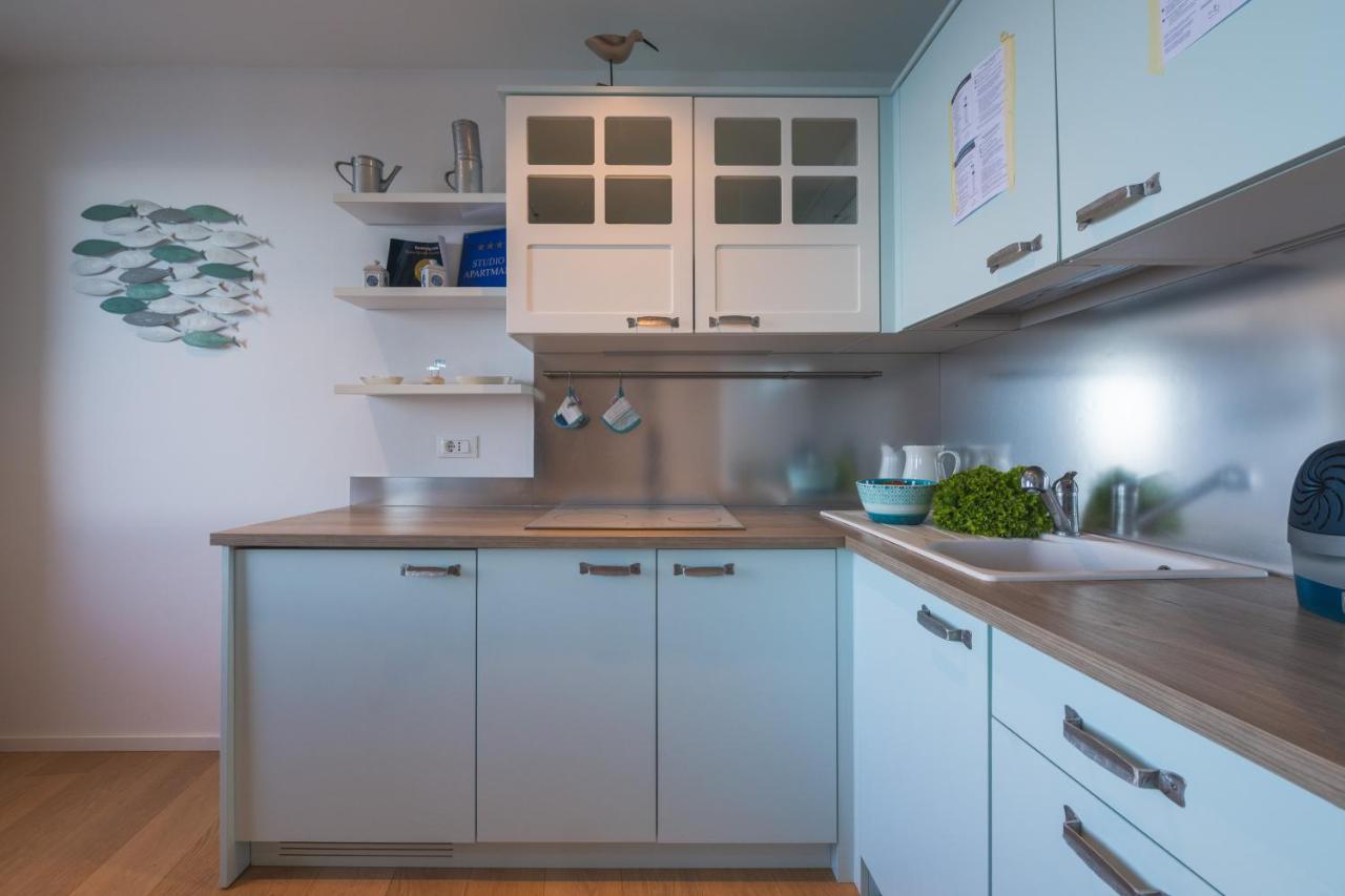 Blue Sea View Apartment Ровин Екстериор снимка