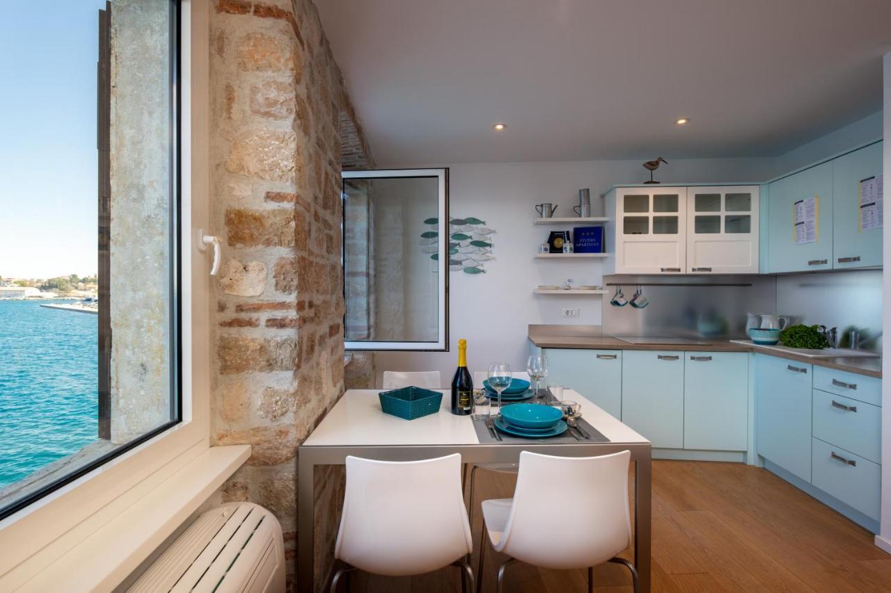 Blue Sea View Apartment Ровин Екстериор снимка